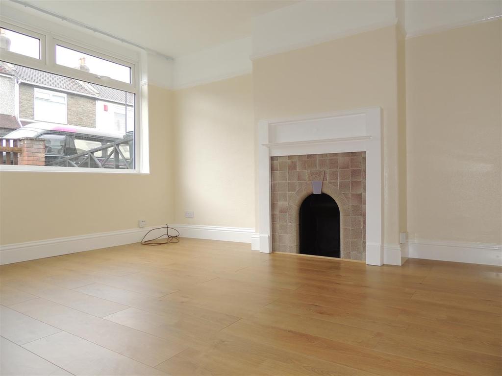 Beaufort Road, Bristol 3 bed terraced house £1,100 pcm (£254 pw)