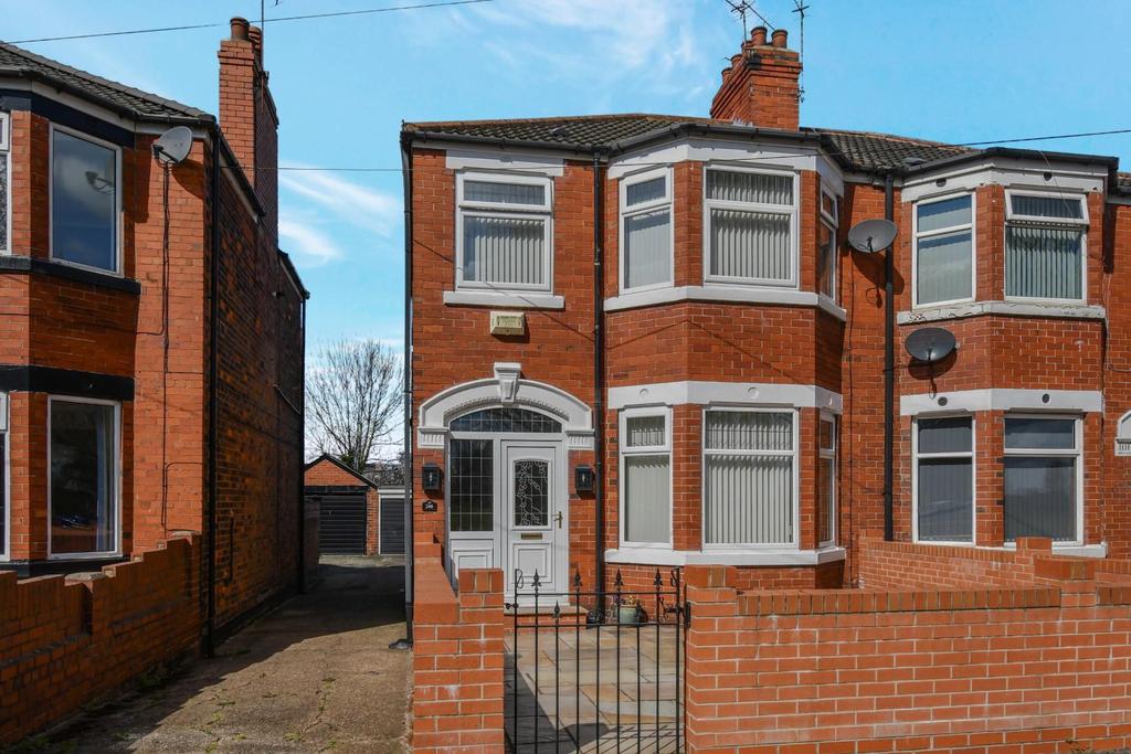 Pickering Road, HULL 3 bed semidetached house £215,000