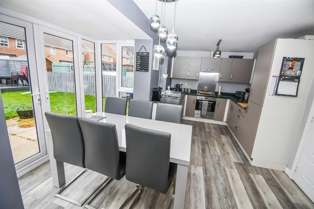 Providence Crescent, Hull 3 bed detached house £207,500