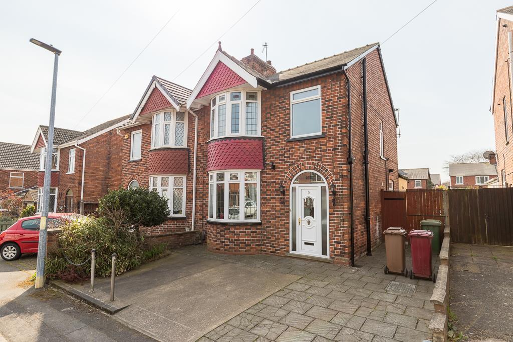 Leonard Crescent, Scunthorpe 3 bed semidetached house £140,000