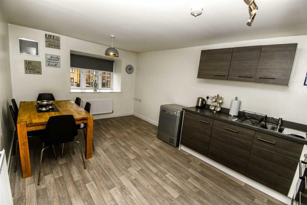 Riley Way, Hull 2 bed apartment £110,000
