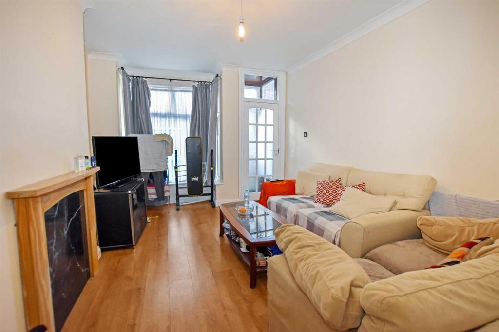 Irene Avenue, Perth Street West, Hull 2 bed terraced house £65,000