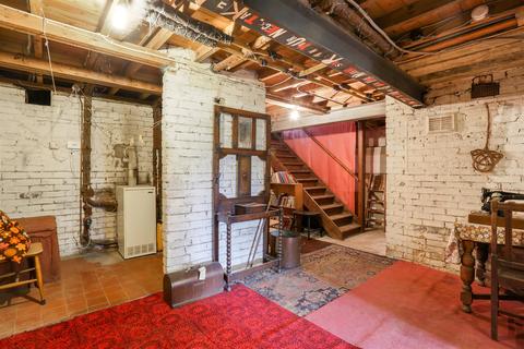 7 Bramble Banks, Carshalton, SM5 4QE