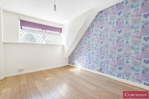 37 Ash Road, Shepperton, TW17 0DW