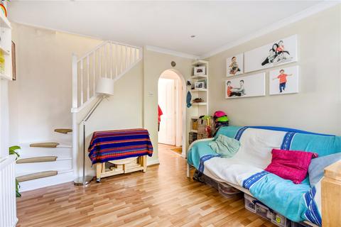 5 Queens Road, Thame, OX9 3NF