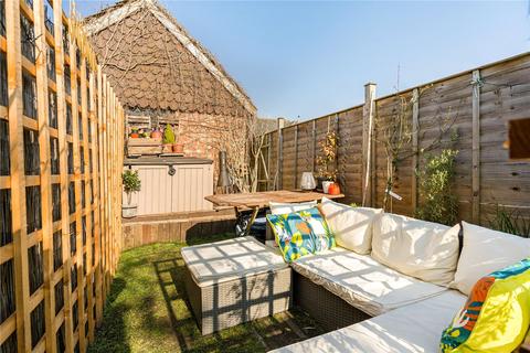 5 Queens Road, Thame, OX9 3NF