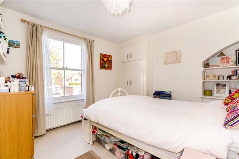 5 Queens Road, Thame, OX9 3NF