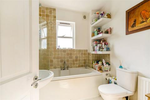 5 Queens Road, Thame, OX9 3NF