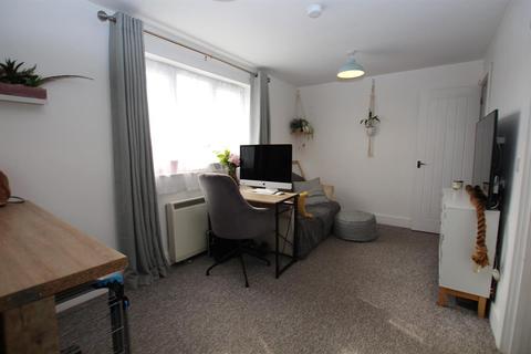 11 Coulsdon Close, Clacton-on-sea, CO16 8FN