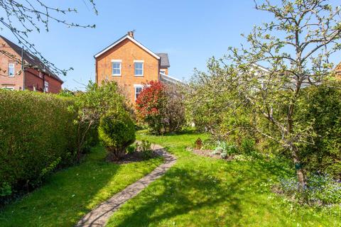 90 Blenheim Road, Caversham, Reading, RG4 7RR