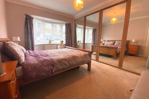 25 Barons Way, Northampton, NN2 8HP