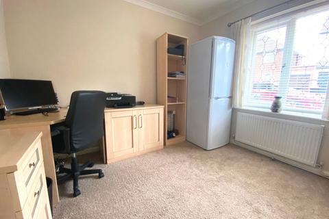 25 Barons Way, Northampton, NN2 8HP