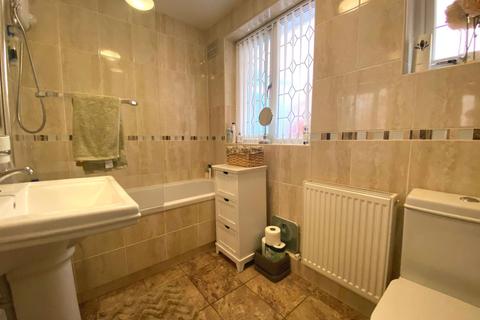 25 Barons Way, Northampton, NN2 8HP