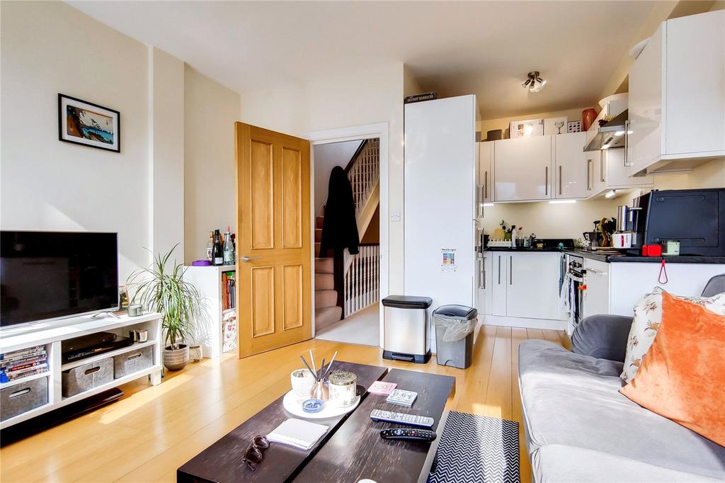 Acris Street, SW18 2 bed apartment £1,495 pcm (£345 pw)