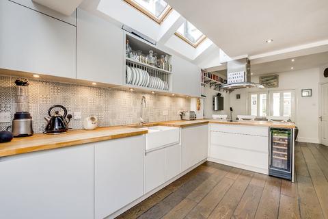 7 Devoncroft Gardens, Twickenham, TW1 3PB