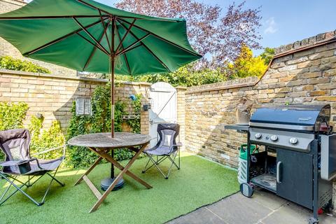 7 Devoncroft Gardens, Twickenham, TW1 3PB