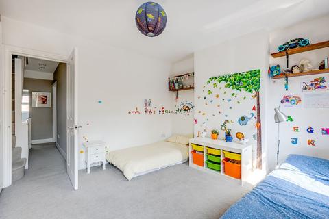 7 Devoncroft Gardens, Twickenham, TW1 3PB