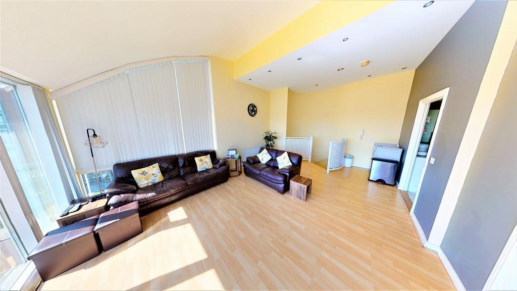 Royal Quay, Liverpool, L3 3 bed apartment £230,000