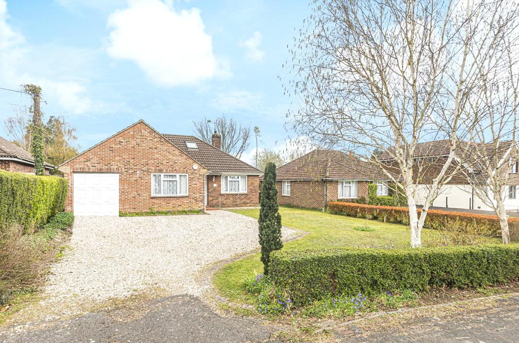 Olivers Battery Road South, Winchester, Hampshire, SO22 4 bed bungalow
