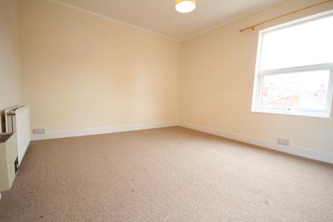 2 bedroom coach house to rent, Shaftesbury Street, Kettering, Northamptonshire NN16