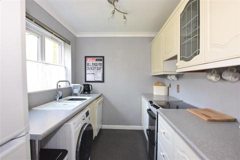 10 Farm Holt, New Ash Green, Longfield, DA3 8QA