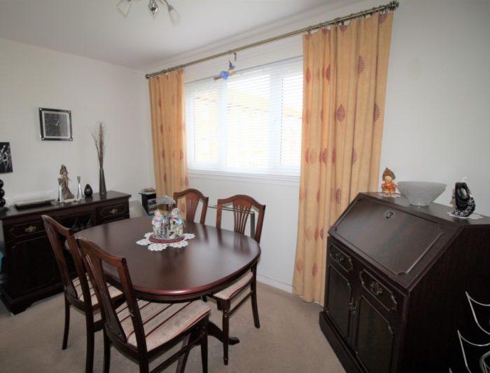 21 Wallace Street, Grangemouth, FK3 8BP 2 bed flat £55,000