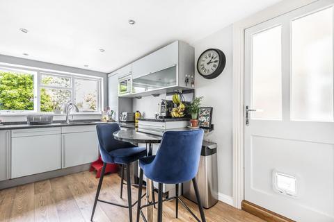 8 Bloomfield Road, Kingston Upon Thames, KT1 2SE