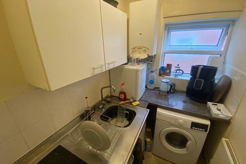 Flat 3, 36 Coundon Road, Coventry, CV1 4AW
