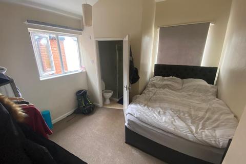 Flat 3, 36 Coundon Road, Coventry, CV1 4AW