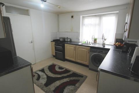 3 bedroom flat for sale, Queens Road, Plaistow, E13
