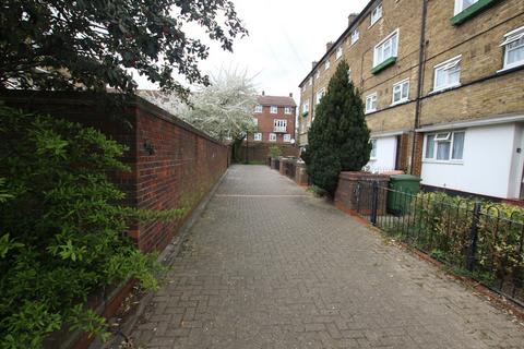 3 bedroom flat for sale, Queens Road, Plaistow, E13