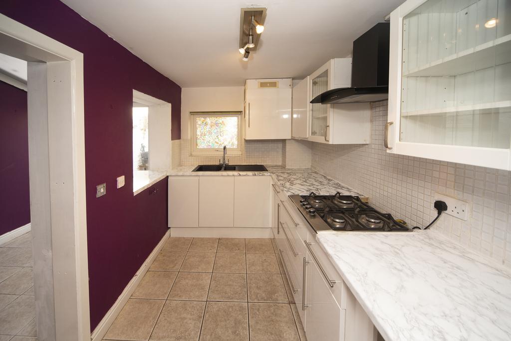 Penny Street, Weymouth, DT4 2 bed terraced house £795 pcm (£183 pw)