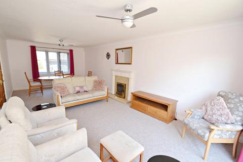 41 Kingcup Close, Broadstone, BH18 9GS