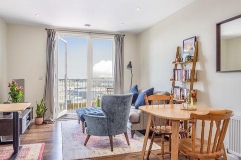 17, Ravenswood Court Stanley Road, London, W3 8GQ