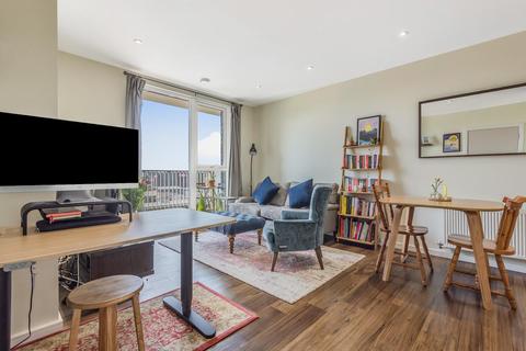 17, Ravenswood Court Stanley Road, London, W3 8GQ