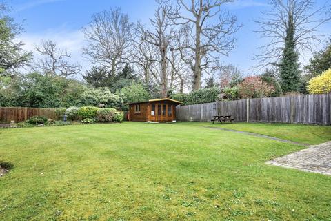 11a Sandy Ridge, Chislehurst, BR7 5DP