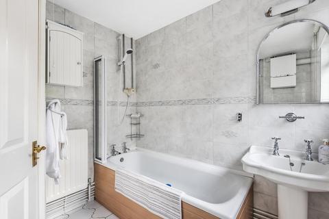 11a Sandy Ridge, Chislehurst, BR7 5DP