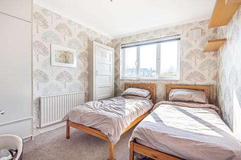 13 Holmdale Road, Chislehurst, BR7 6BY