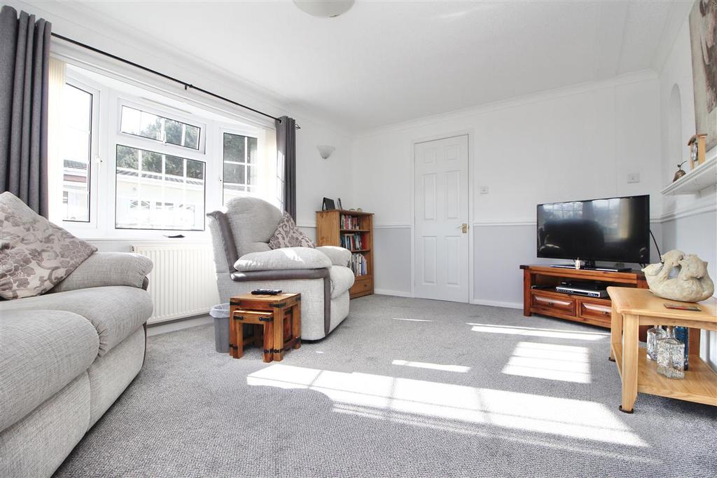 Woodside, Martlesham Heath 2 bed park home £220,000