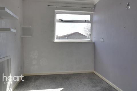 3 bedroom terraced house to rent, Enfield Close, Dunstable
