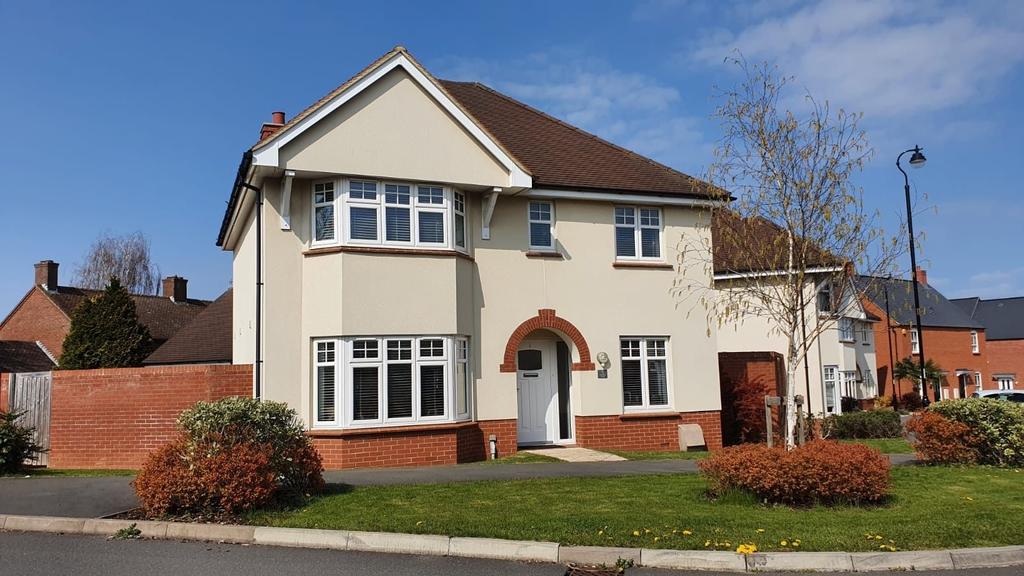 Chaplins Drive, Roade, Northampton NN7 2PX 4 bed detached house £375,000