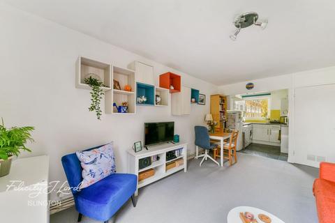 24 Spring Gardens, London, N5 2DT