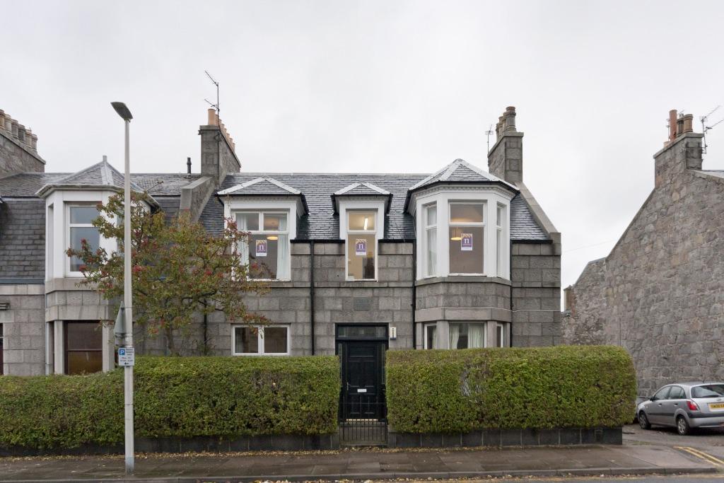 Bedford Place, Kittybrewster, Aberdeen, AB24 3 bed flat £850 pcm (£