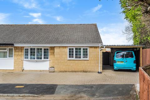 7 Larksfield Close, Carterton, OX18 3SY
