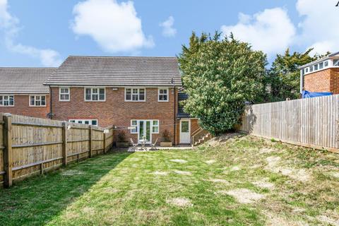 27 Ash Grove, Chesham, HP5 2FU