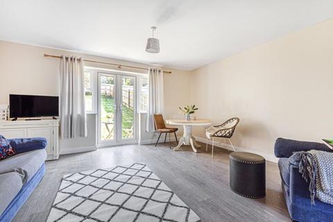 27 Ash Grove, Chesham, HP5 2FU