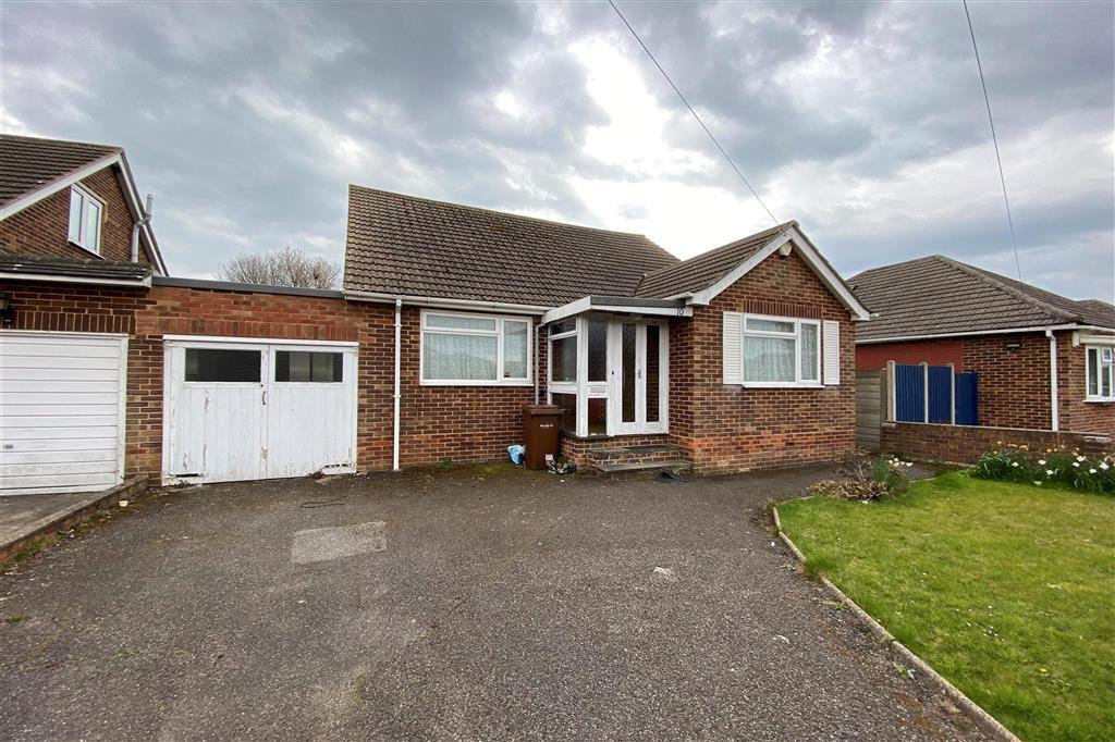 Harty Avenue, Wigmore, Gillingham, Kent 3 bed detached bungalow for