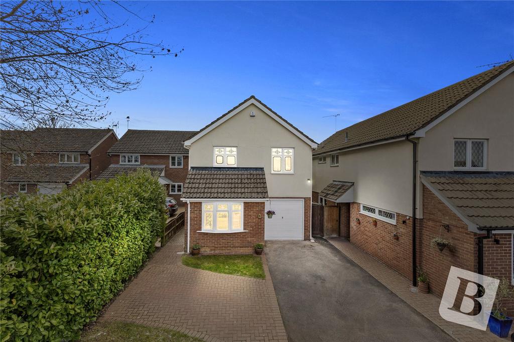 Briarwood, Kelvedon Hatch, Brentwood, CM15 4 bed detached house £550,000
