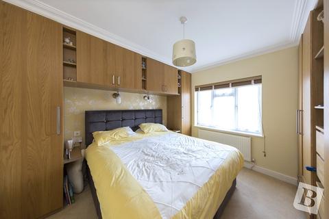 16 Pollard Close, Chigwell, IG7 4PE