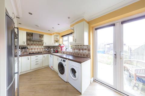 16 Pollard Close, Chigwell, IG7 4PE